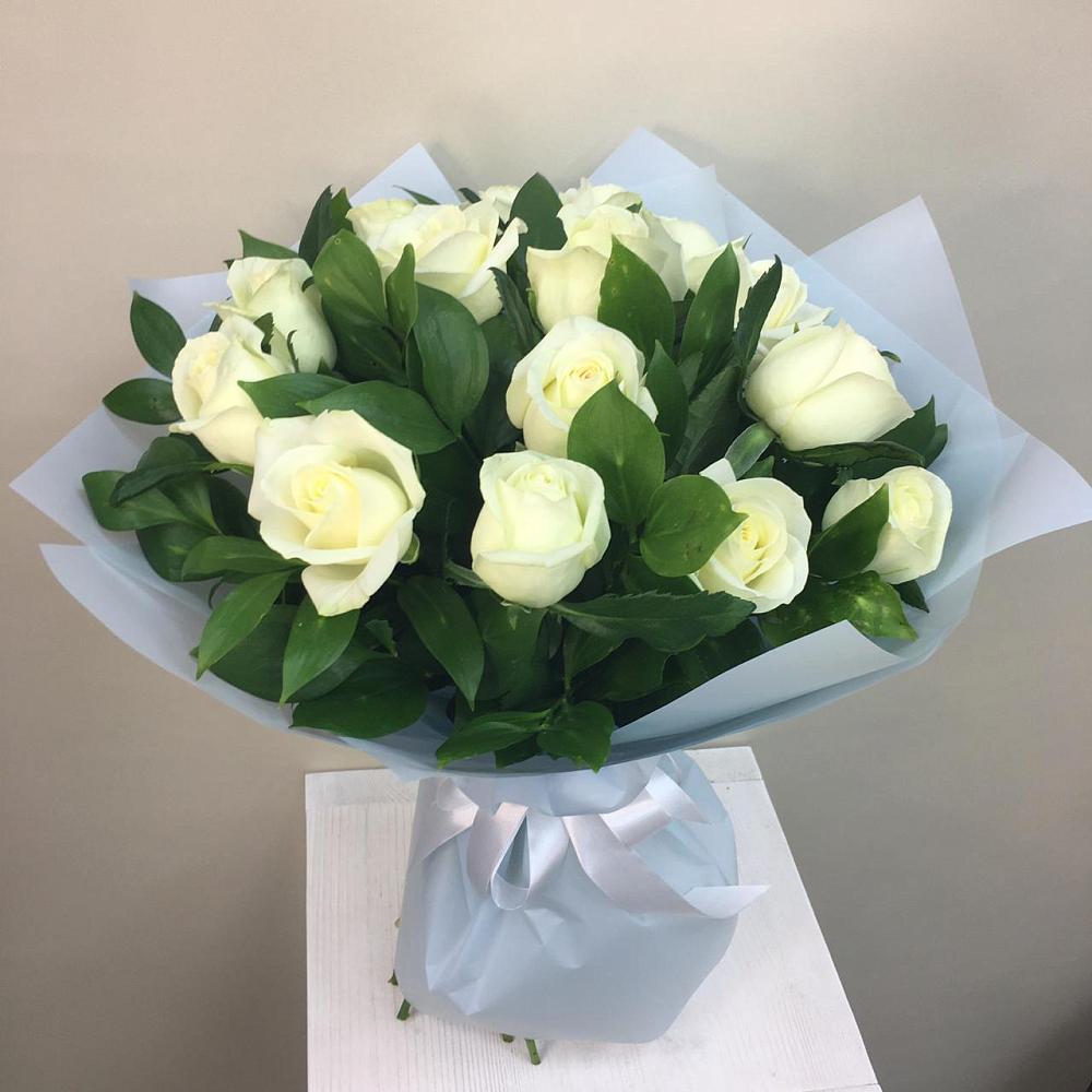 Букет 15 Белых роз Проуд в Дединово