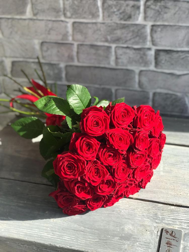 Букет Красные розы Фридом в Дединово