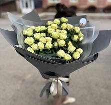 Букет Белые кустовые розы Солинеро в Дединово