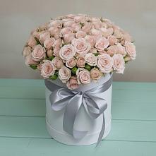 Цветочная композиция из Розы в шляпной коробке в Дединово