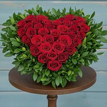 Цветочная композиция из Розы в виде сердца в Дединово