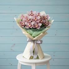 Букет цветов из:  Орхидеи и Розы #REPLACE_PRED# Дединово