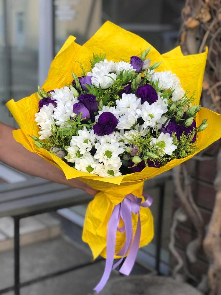 Букет цветов из: Ирисы, Хризантемы и Ромашки в Дединово
