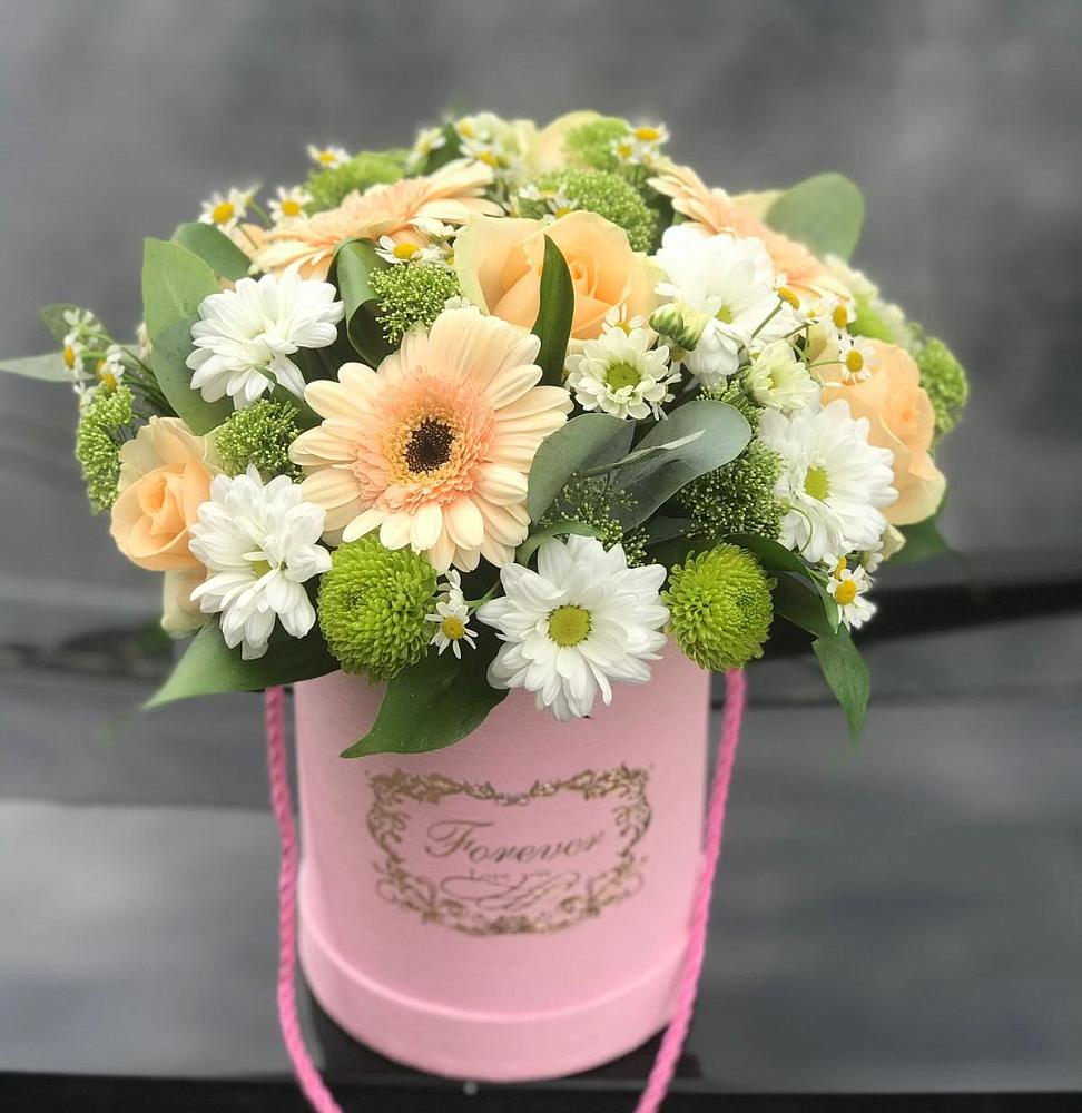 Цветочная композиция из Розы, Герберы и Хризантемы в шляпной коробке в Дединово