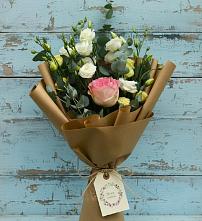 Букет цветов из:  Розы и Лизиантусы в Дединово