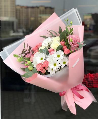 Букет цветов из: Розы, Лизиантусы и Хризантемы в Дединово