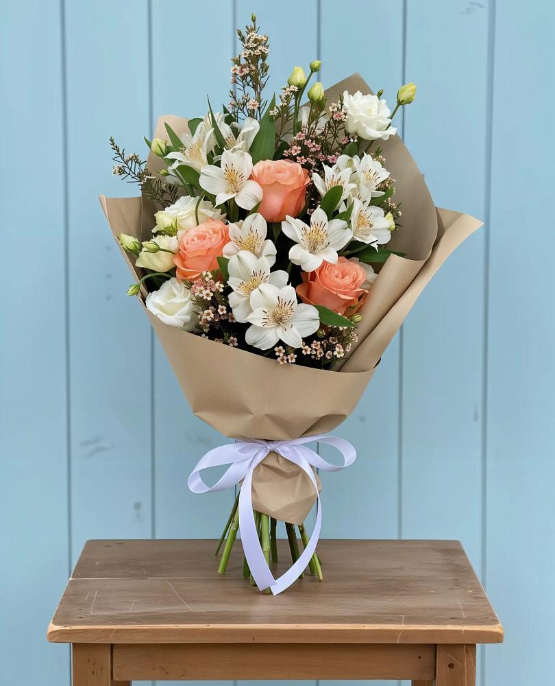 Букет цветов из: Альстромерии, Лизиантусы, Розы и Хризантемы в Дединово