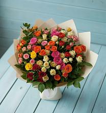Букет Микс из разноцветных кустовых роз в Дединово