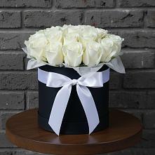 Цветочная композиция из Розы в шляпной коробке в Дединово